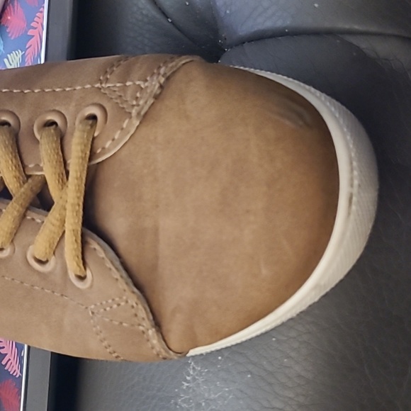 Mata Brown Women's Runner. - Picture 5 of 8